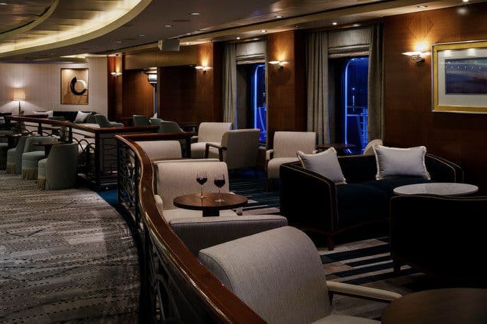 P&O Cruises Arcadia Piano Bar 2.jpg